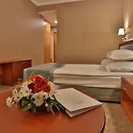 Marina Boutique فندق فارنا