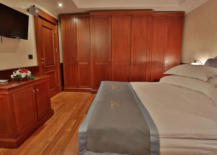 Marina Boutique Hotell 2*