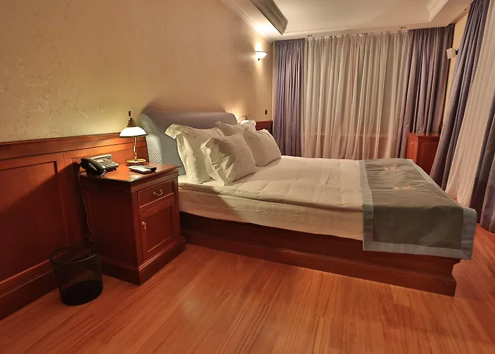 Marina Boutique Hotell 2*