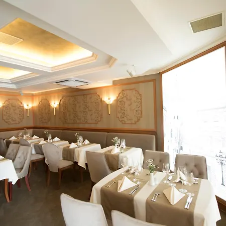 Marina Boutique 瓦爾納