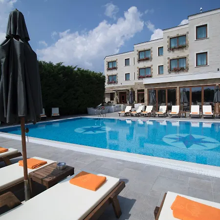 Marina Boutique 瓦爾納