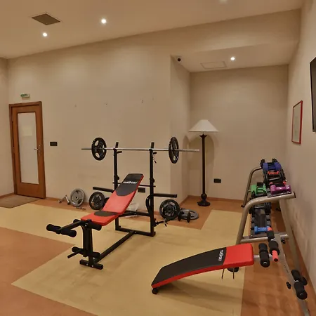 Marina Boutique 瓦爾納