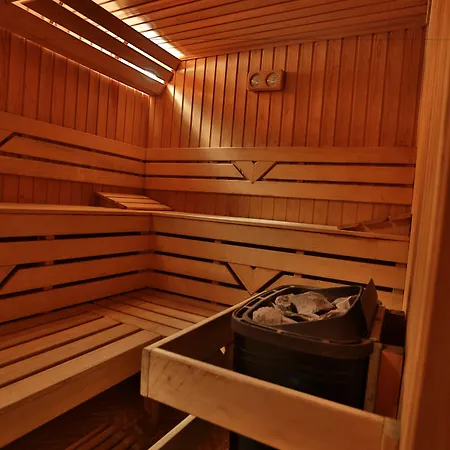 Marina Boutique 瓦爾納