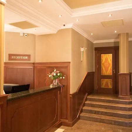 Marina Boutique 瓦爾納